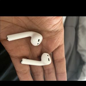 AirPods